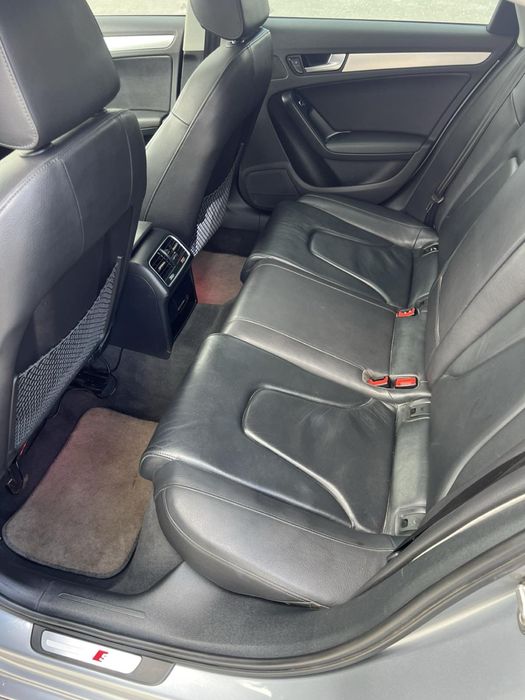 Продам Audi A4 b8 2015
