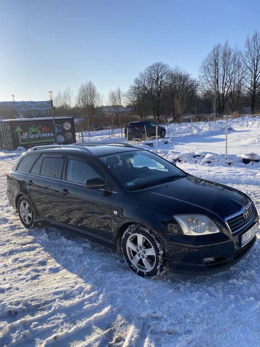 Toyota Avensis 2.0 2005 rok