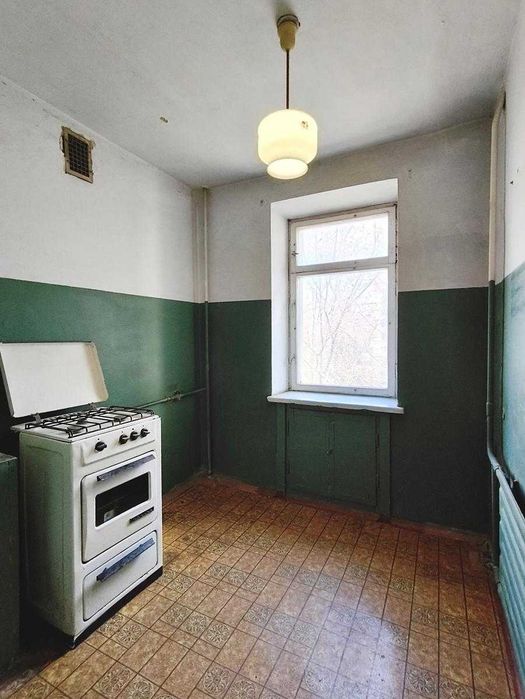 Продаж 1-кімнатної квартири 31 м2 по Левка Лук'яненка, р-н Електрону.