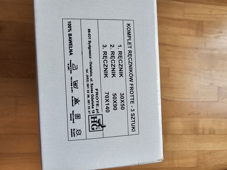 Komplet nowych bawełnianych z haftem ręczników marki Jacktowell