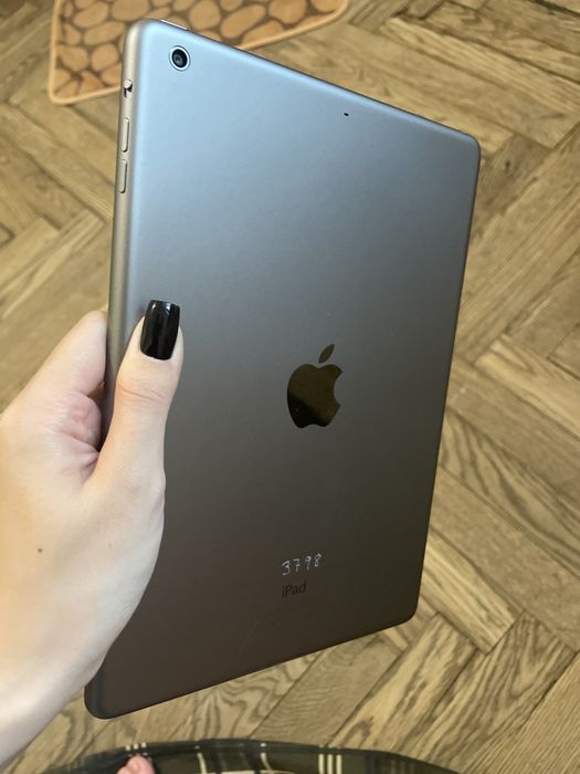 iPad Air 9.7 хороший стан