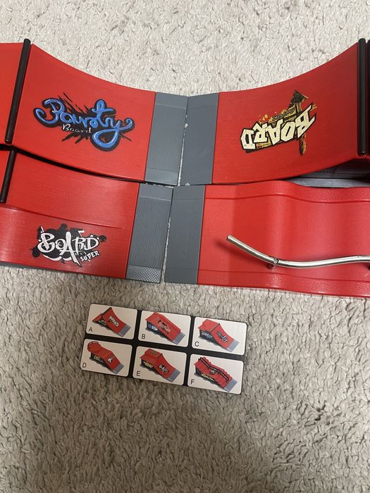 Фінгер рампи,скейтпарк,скейти