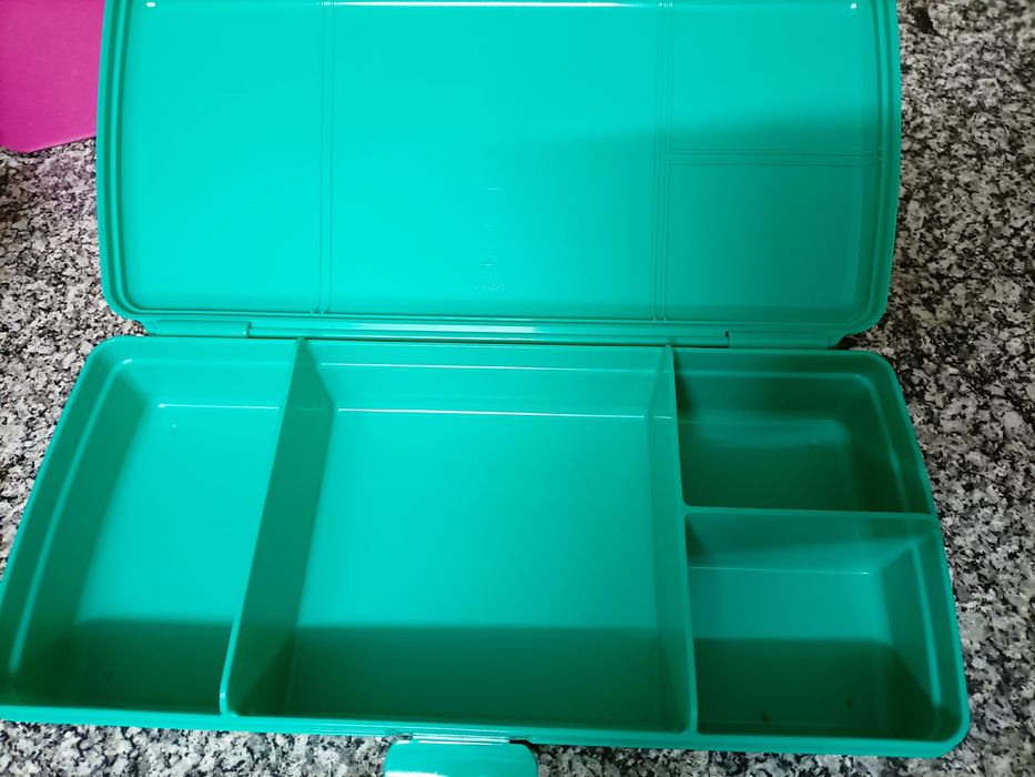 Tupperware guarda saquetas de chá ou para costuras