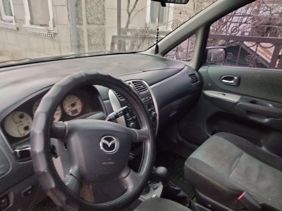 Продам Мазду 2002 года . Газ бензин .
