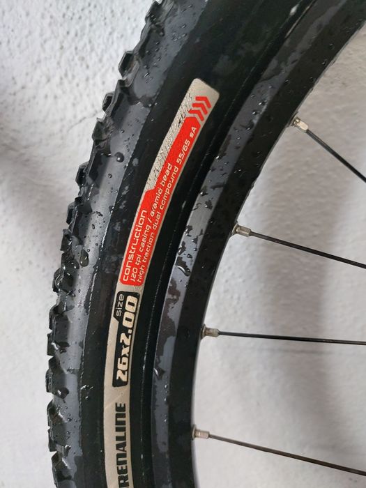 Duas rodas de Mountain Bike