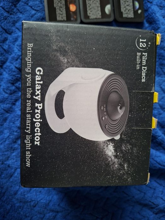 Galaxy Projector z 12 wbudowanymi dyskami