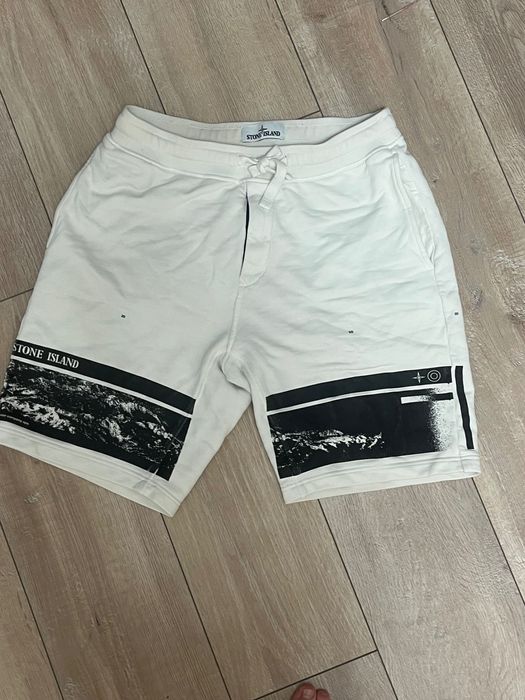 Шорты stone island S ОРИГИНАЛ