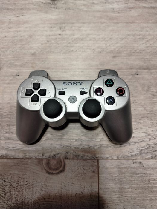 Pad bezprzewodowy srebrny ps3