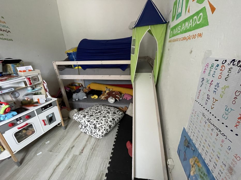 Cama criança com escorrega