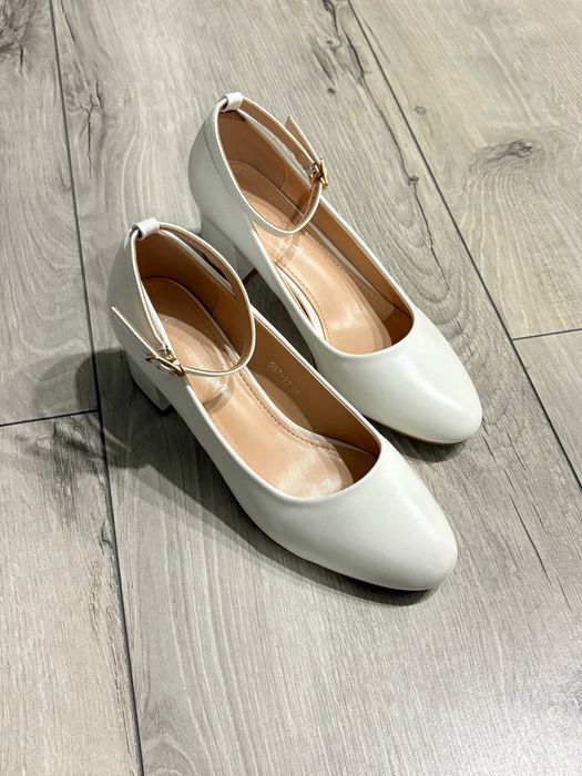 Туфлі жіночі білі