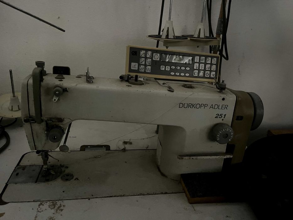 Máquina de Costura Industrial Dürkopp Adler 251