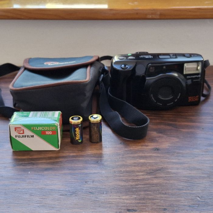 Máquina Fotográfica Olympus IZM 230 Multi AF.