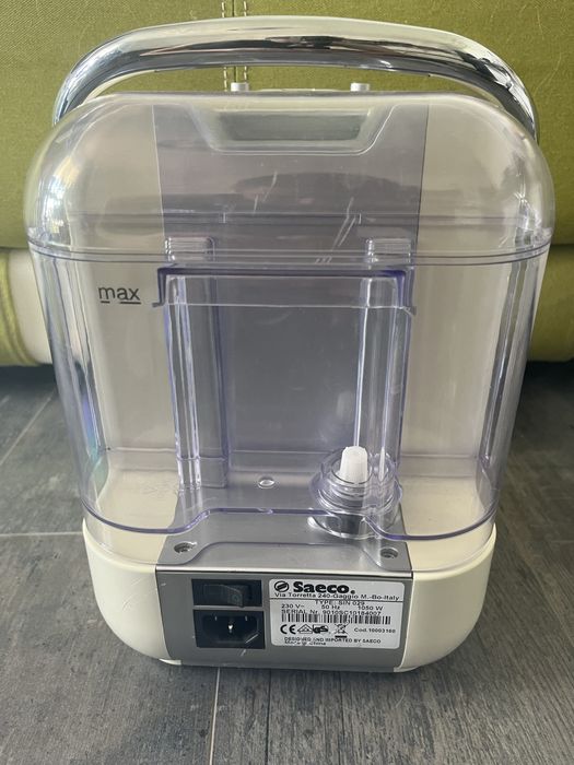 Продам кавову машинку Saeco