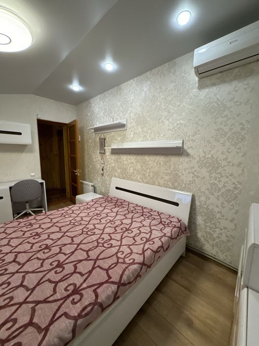 Свободный!Отдельностоящий двухэтажный дом!Свой двор!Есть генератор!