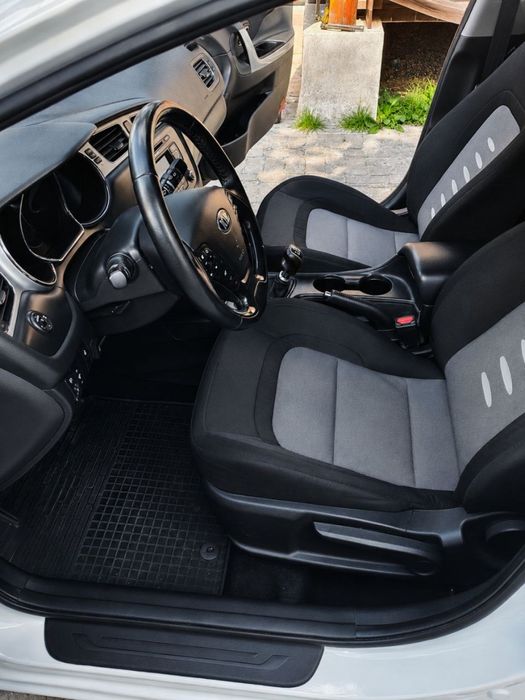 Kia Ceed JD 2012рік 1.6-Газ/Бензин (Офіційне авто)  Не пригонка
