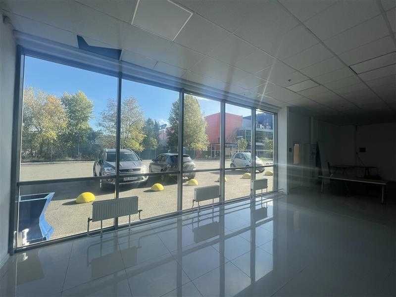 Оренда фасадної комерційної нерухомості Метро, Бандери 26В