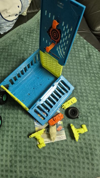 Hot Wheels Monster Trucks Kaskaderski Mega Wrex