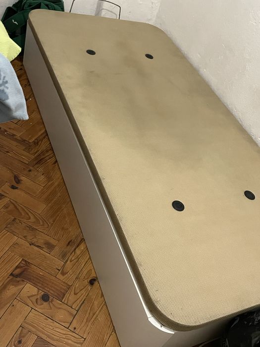 Somier com base elevatória