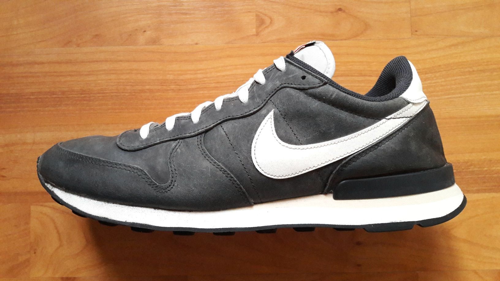 Nike internationalist 42 5 discount