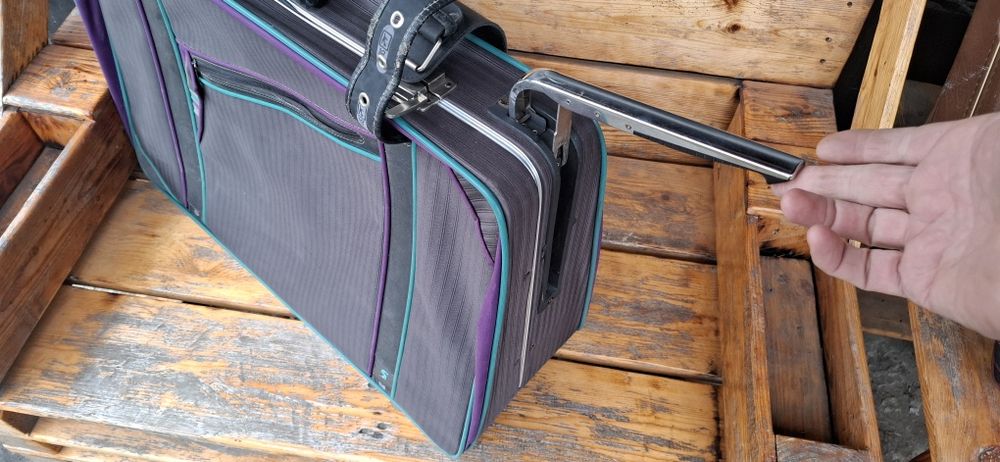 Ретро валізи різні