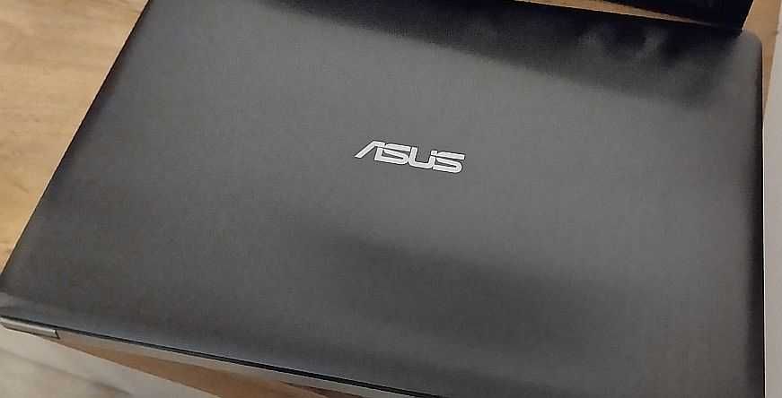Lapop Asus5551LN i7 8GB ram SSD500GB IntelHD4400+GeForce840M 2GB Win11