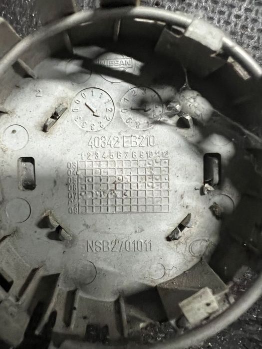 dekielek znaczek kół 70mm nissan navara d40