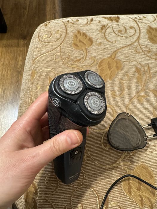 Електробритва Philips 3000