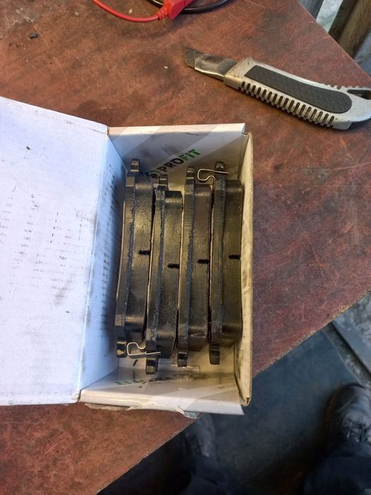 тормозные колодки передние мазда 6 2002 года и старше