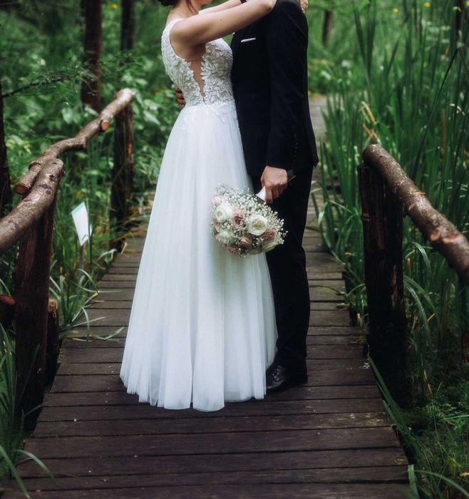 Romantyczna i lekka suknia ślubna r.38