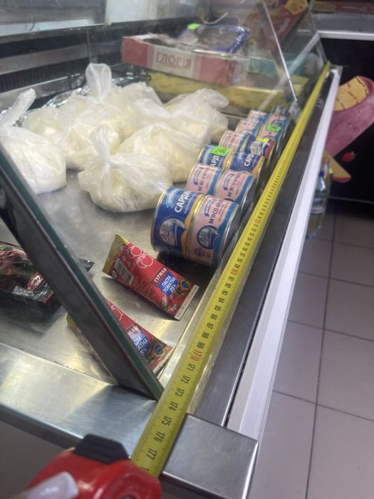 Продаются холодильная  витрина Gold б/у ( гастрономические)