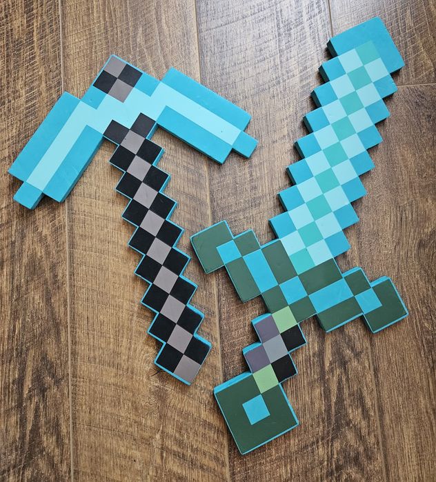 Меч і кирка Minecraft