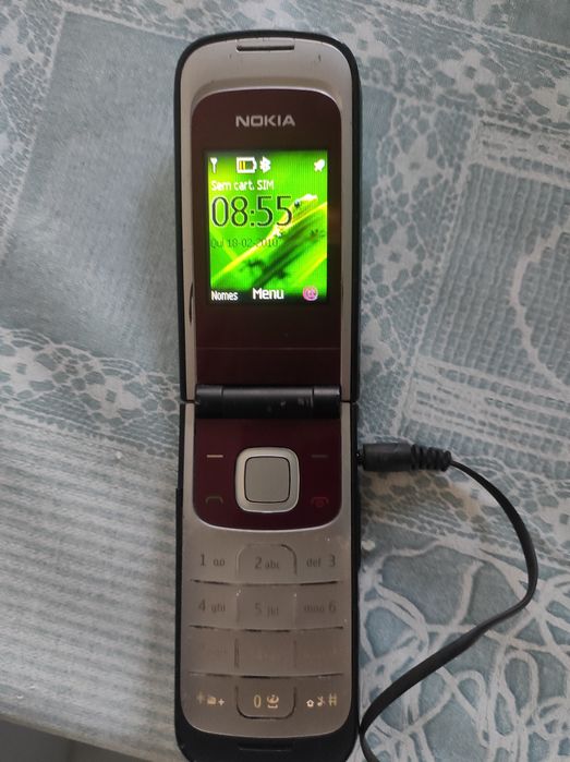 Nokia 2720a-2 usado