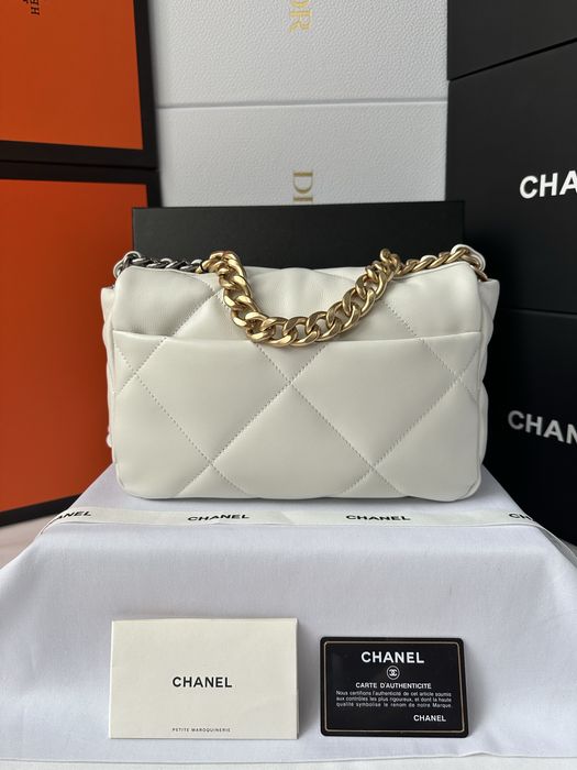 Torebka Chanel Flap Bag 19 White