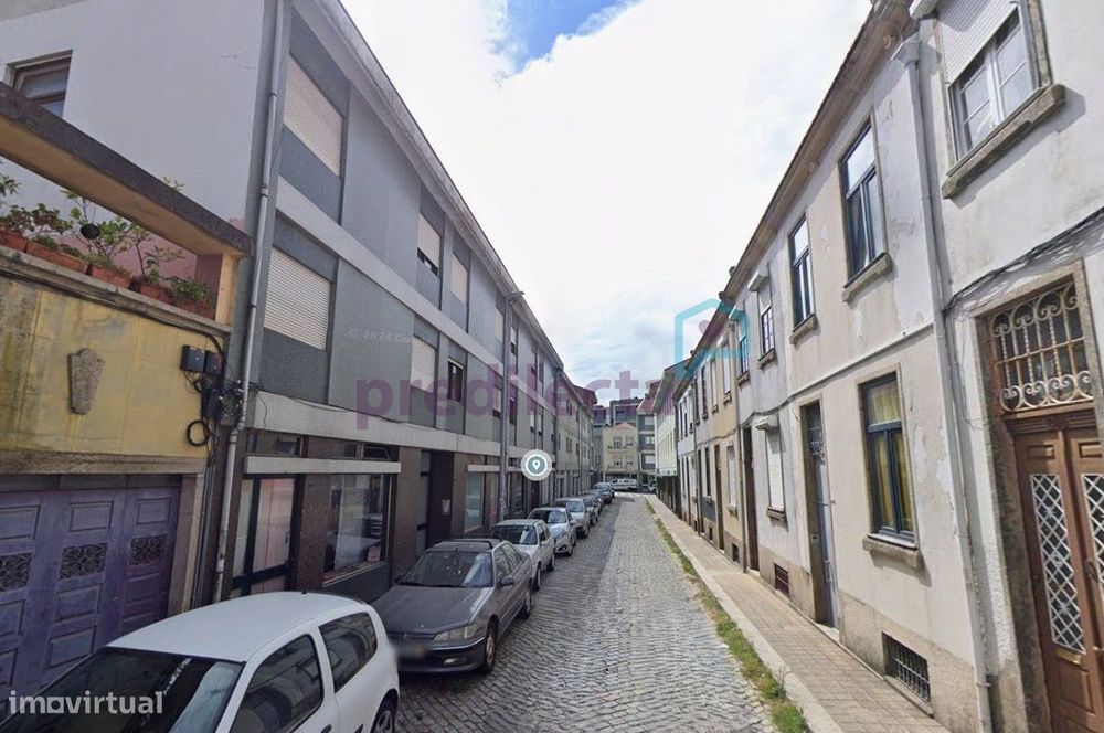 REF4149 - T2 Faria Guimarães, Porto