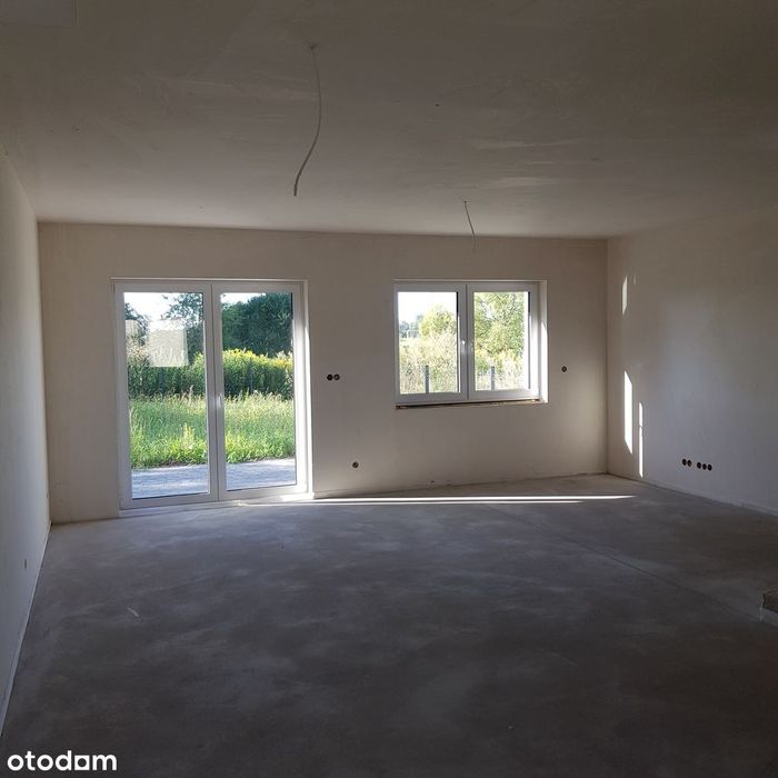 Centrum Długołęki, przy drodze asfaltowej, podłogówka, ogród, taras.