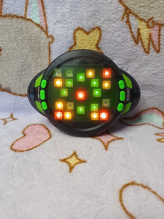 Brainbolt інтерактивна гра на швидкість і уважність.