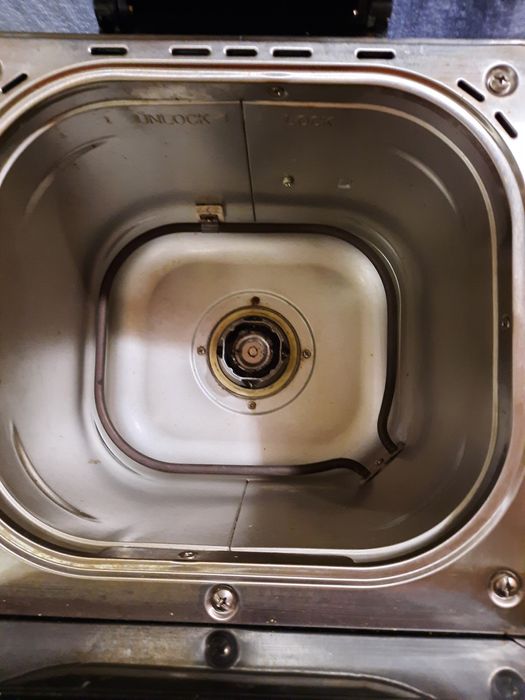 Продам хлебопечку Либертон в хорошем состоянии на буханку 900 грам