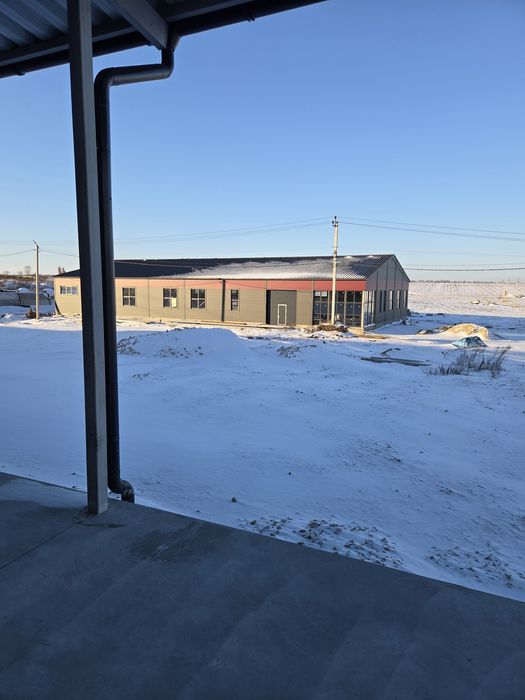 Продаж від власника торгово-складських приміщень і земельних ділянок.