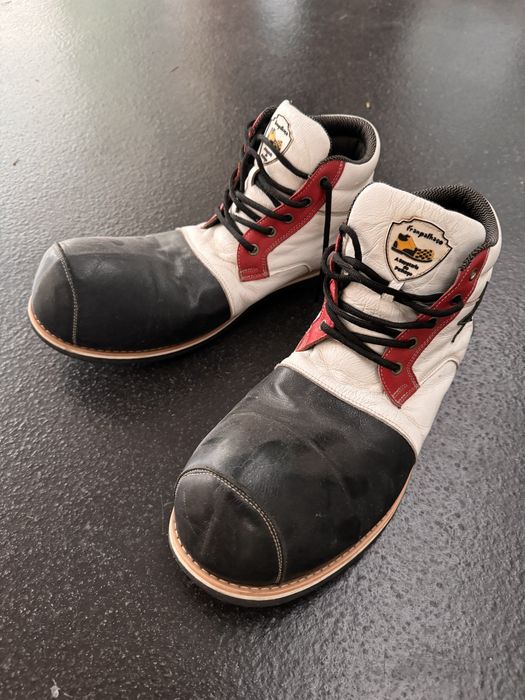 Sapato de palhaço profissional