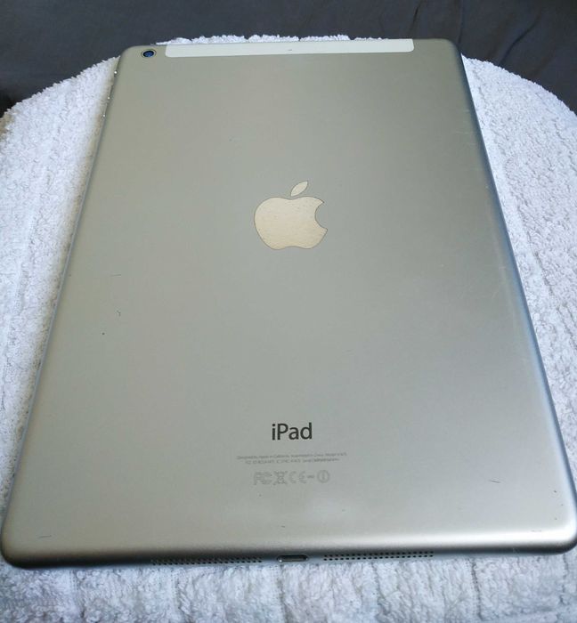 Планшет iPad  б/в.