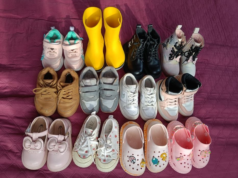 Взуття для дівчинки