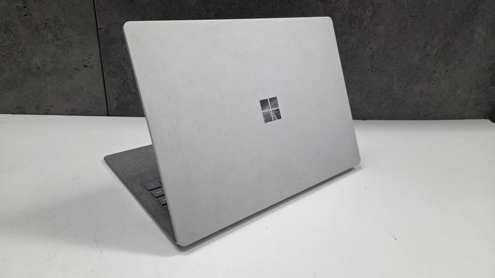 Surface Laptop 2 i5 8350U 8GB 128SSD 1769 Dotyk 2256x1504 Microsoft