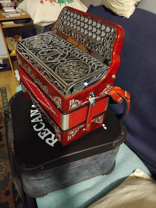 Vendo concertina ainda com garantia
