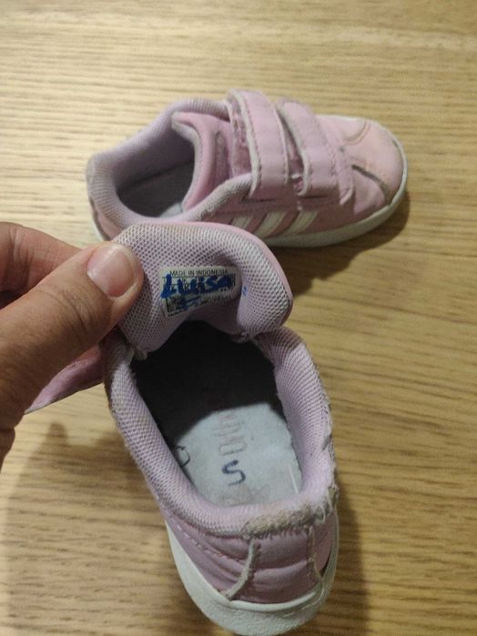 sapatilhas Adidas, tamanho 21