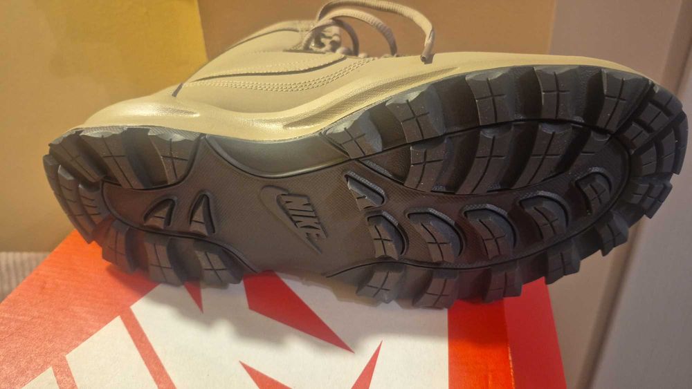 Buty trekkingowe Nike Manoadome roz. 44 - 28cm Nowe Meskie