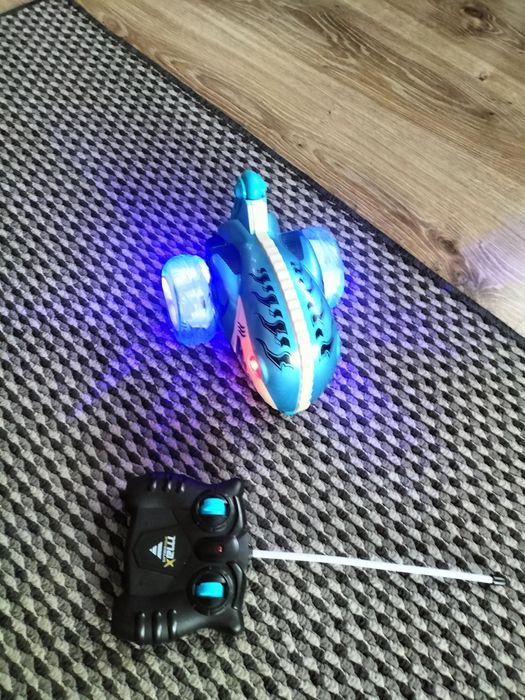 Autko rekin sterowany