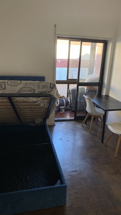 Quarto para arrendar em frente a terminal fluvial do Barreiro