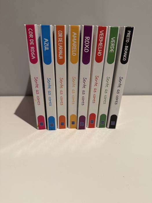 Colecao de livros sobre cores