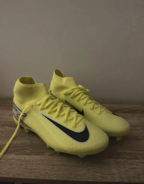 Nike mercurial amarelas