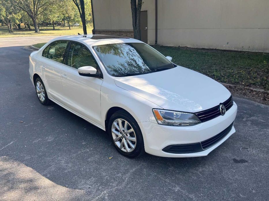 Volkswagen Jetta SE      2013